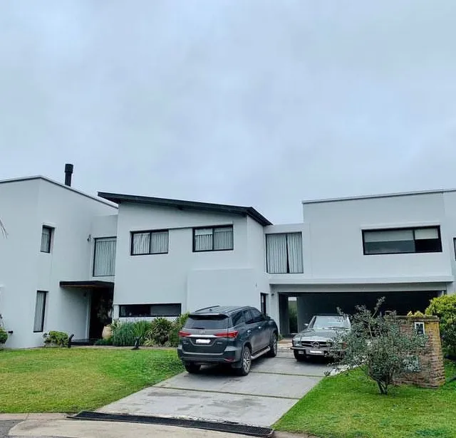 Vivienda de dos plantas en Fincas del Lago
